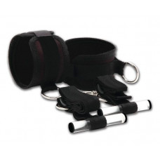 Черные фиксаторы с креплением к двери Черные фиксаторы с креплением к двери