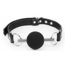 Черный силиконовый кляп-шарик на ремешке Черный силиконовый кляп-шарик на ремешке