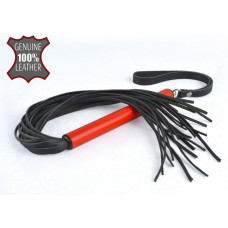 Черная кожаная плеть MIX с красной рукоятью - 47 см. Черная кожаная плеть MIX с красной рукоятью - 47 см.
