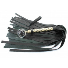 Черная плеть с широкими хлыстами и металлической ручкой с кристаллом - 60 см. Черная плеть с широкими хлыстами и металлической ручкой с кристаллом - 60 см.