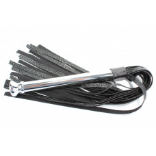 Черная плетка с металлической ручкой - 43 см. Черная плетка с металлической ручкой - 43 см.