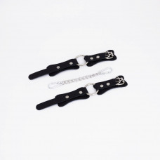 Черные кожаные наручники с кольцом