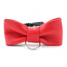 Эффектный красный ошейник-бабочка на черных ремнях Эффектный красный ошейник-бабочка на черных ремнях